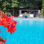 Le Clos Des Etoiles Couette-café 4*