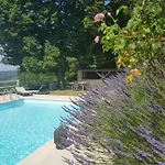 Le Clos Des Etoiles 4*