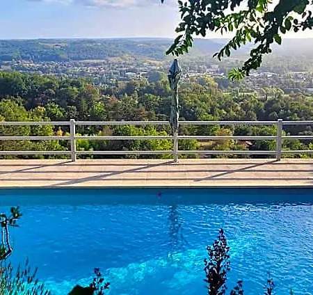 Le Clos Des Etoiles 4*