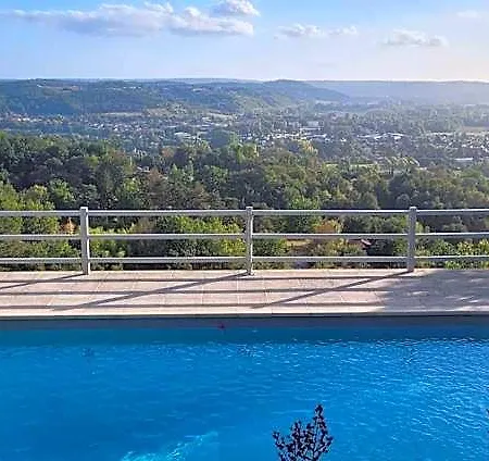 Le Clos Des Etoiles Bed & Breakfast