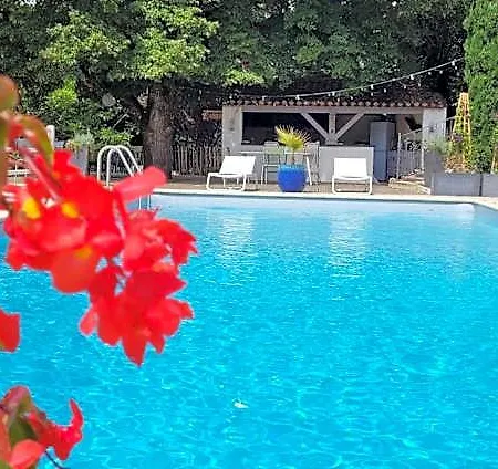 Le Clos Des Etoiles 4*