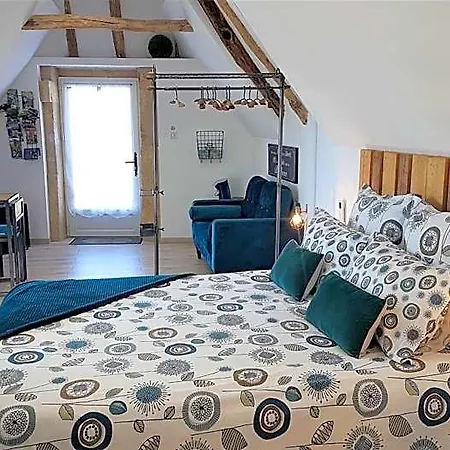 Le Clos Des Etoiles Bed & Breakfast 4*