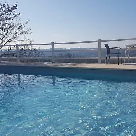 Le Clos Des Etoiles فندق مبيت وإفطار لو بوج